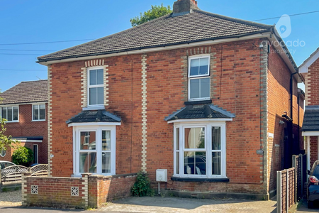 3 bed semi-detached house to rent in Clarence Road, Fleet - Photo 2