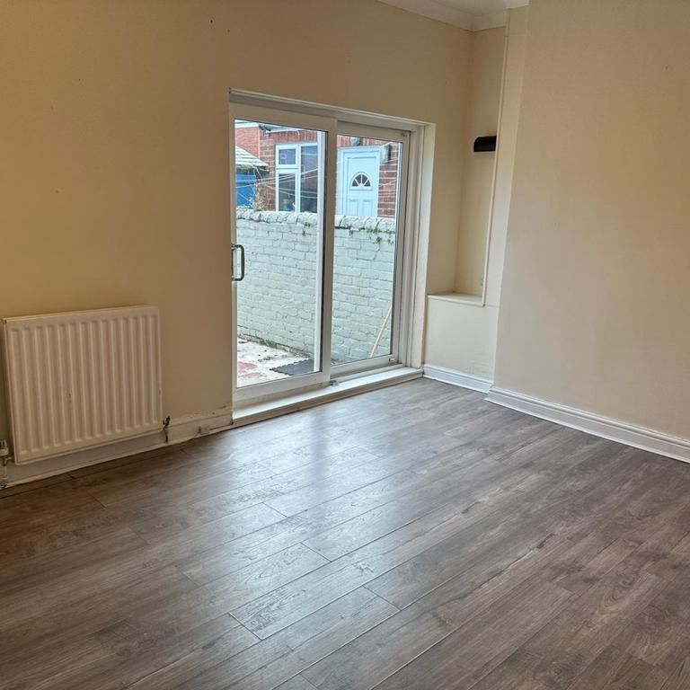 2 bedroom house to rent - Photo 1