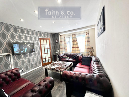 3 bedroom terraced house to rent - Photo 3