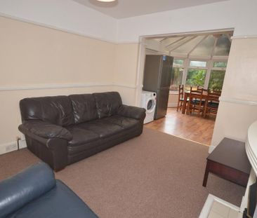 4 bedroom detached house to rent - Photo 3