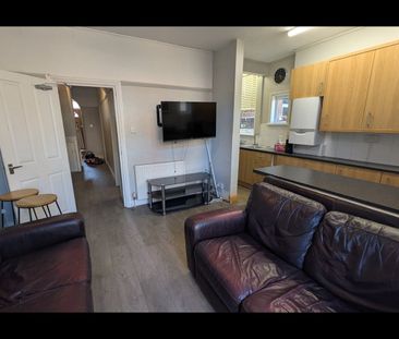 Room in a Shared House, Coventry Road, SO15 - Photo 2