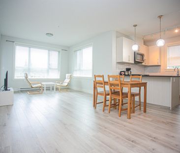 South Point Walk - Bright & Spacious Corner Unit 2 Bedroom/ 2 Bathr... - Photo 2