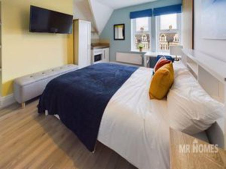 Serviced apartment to rent - Photo 3