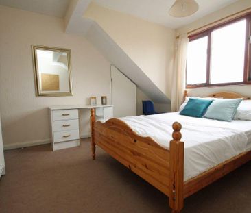 4 bedroom semi-detached house to rent - Photo 1