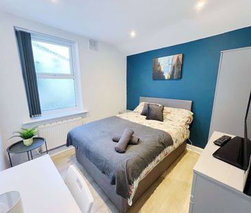 Room in a Shared House, Newcombe Street, L6 - Photo 3