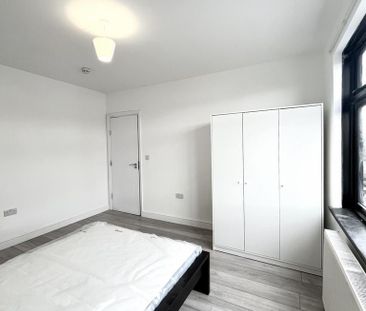 1 bedroom in a house share to rent - Photo 4