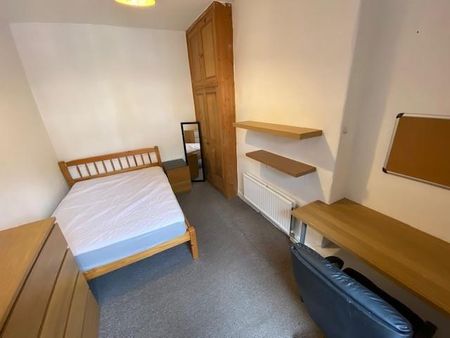 5 bedroom private hall to rent - Photo 5