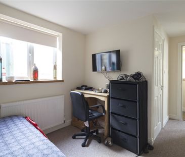 10 Highfields, Huddersfield, HD1 - Photo 3
