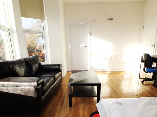 Apt 3A, 19 Regent Park Terrace - Photo 1