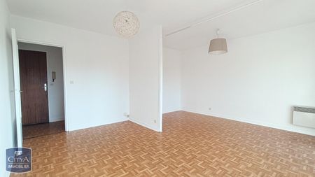 Location Appartement 1 pièce 43m² CHATEAUROUX 36000 - Photo 2
