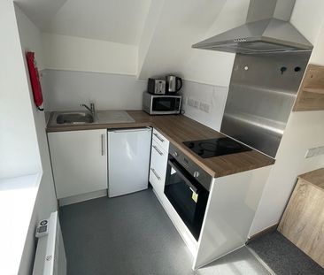 Studio Flat, Regent Road, LE1 - Photo 4