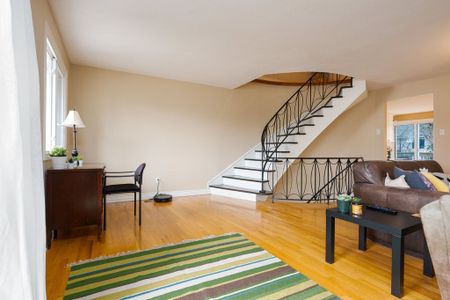 For Lease - 2557 Flannery Drive, Billings Bridge - Riverside Park and Area, Ontario - Photo 3