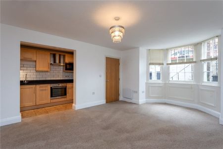 Well-presented and deceptively spacious basement two bedroom unfurnished apartment situated in York City Centre - Photo 4