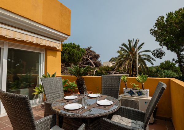 Apartment, close to beaches, restaurants and supermarkets, in urb. Marbella Park Beach, Elviria