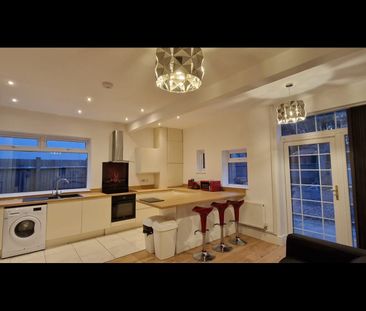 Room in a Shared House, Hollis Road, CV3 - Photo 4