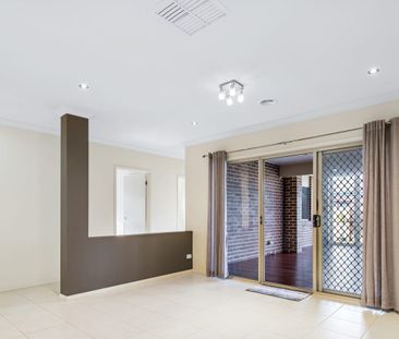 Spacious Family Living in Prime Cairnlea Location – Comfort, Style ... - Photo 1