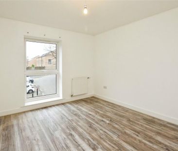 2 Bed Flat, Mansfield Park Street, SO18 - Photo 2