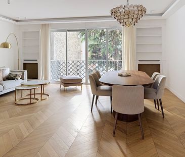 Location Appartement 4 pièces 105m² PARIS 16ème - Photo 2