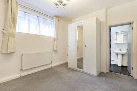 3 bedroom flat to rent - Photo 2