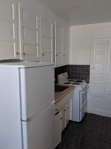 172 Vaughan Road — 1 Bedroom - Photo 5
