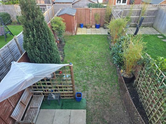 Laurel Close, Worthing - Photo 1