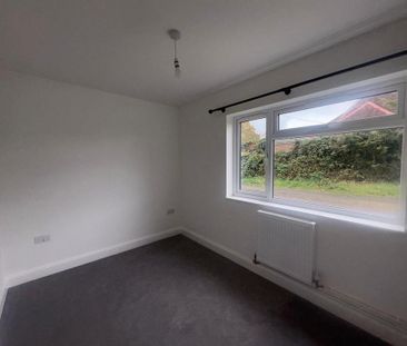 3 bedroom bungalow to rent - Photo 3