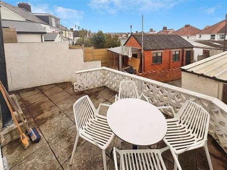 Fairwater Grove East, Cardiff, CF5 - Photo 3