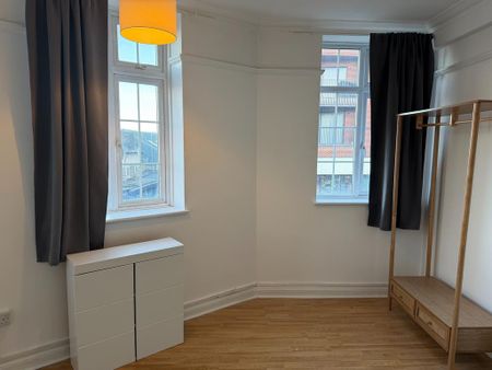 3 bedroom flat to rent - Photo 5