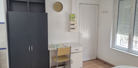 Location Appartement 1 pièce 19m² CAMBRAI 59400 - Photo 2