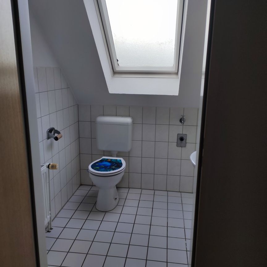 WBS erdorderlich! ***TOP*** helle, teilrenovierte 4 Zimmer Wohnung sucht neuen Mieter! - Foto 1