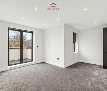 Bullsmoor Lane, Enfield, EN3 - Photo 2