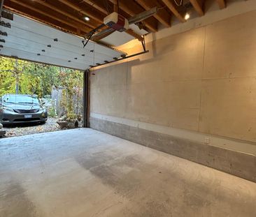 For Lease - 303 Coxwell Avenue Unit# rear workspace, Toronto, Ontario - Photo 3