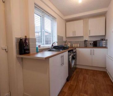 2 bedroom semi-detached house to rent - Photo 4