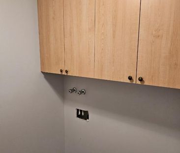 Beau grand 4 1/2 rue Gatien, près galeries 1er dec - Photo 3