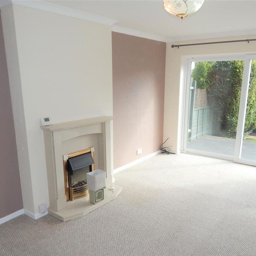 Dovecote Road, Bromsgrove - Photo 1