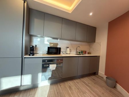 2 bedroom ground floor flat to rent - Photo 4