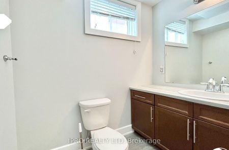 Detached Home For Lease | S8032538 - Photo 4