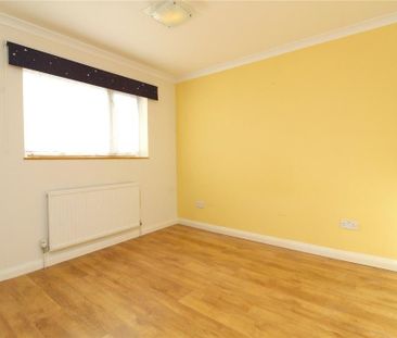2 bedroom semi-detached house to rent - Photo 5