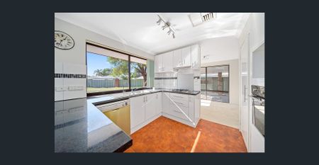 Family Home Large Backyard! - Photo 2