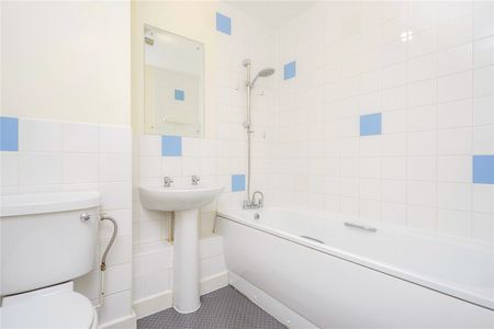 Station Approach, Epsom, Surrey, KT19 8BY - Photo 4