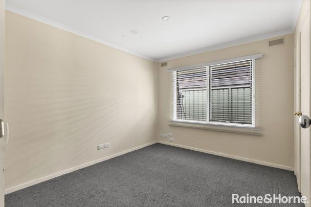 31 Bridgeford Crescent, Melton South, VIC 3338 - Photo 1