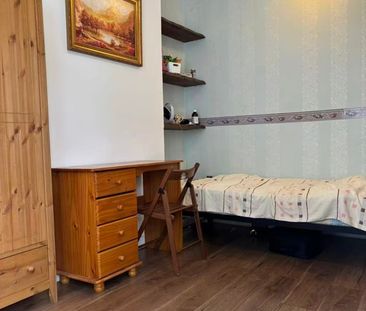 Room in a Shared House, Tweedmouth Road, E13 - Photo 2