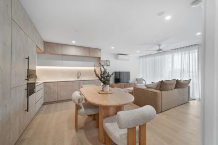 Fully Furnished Coastal Apartment – Internet & Electricity Included - Photo 2