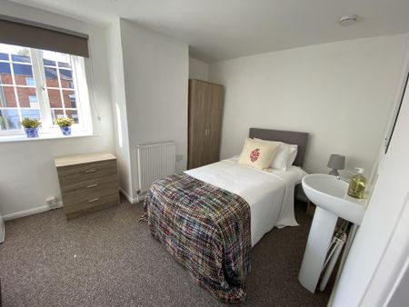 4 bedroom flat share to rent - Photo 4