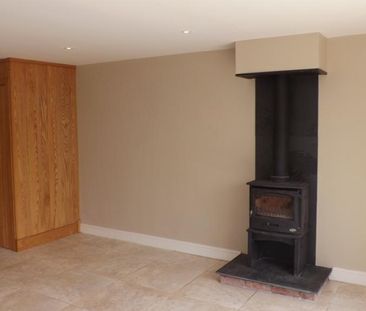 2 bedroom cottage to rent - Photo 1