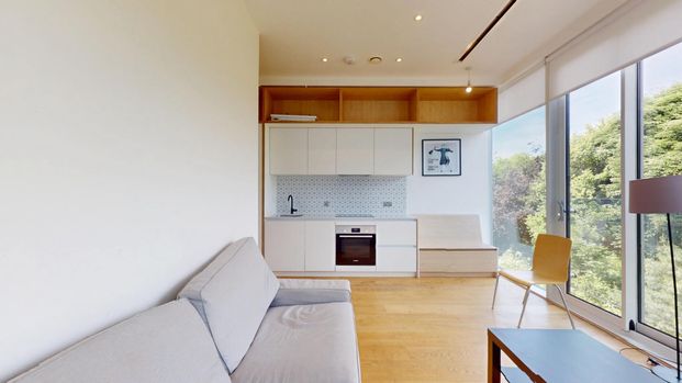 Apt Parkview, Great West Road, London, TW8 - Photo 1