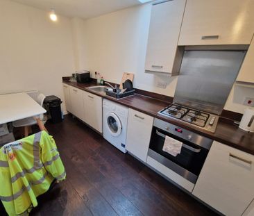 2 bedroom coach house to rent - Photo 5