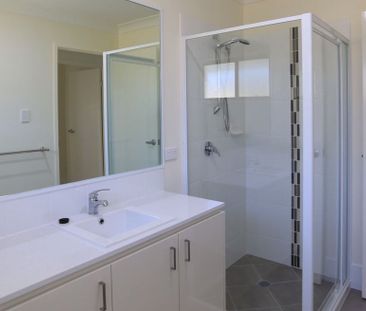 Spacious & Modern Family Home in Pimpama! - Photo 5