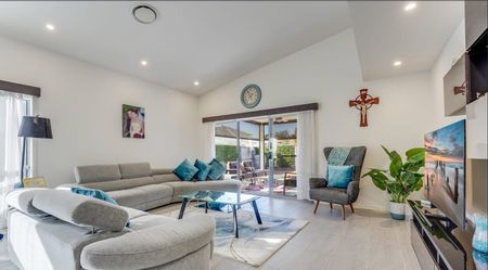 Great Family Home in Ultra Handy Location - Photo 2