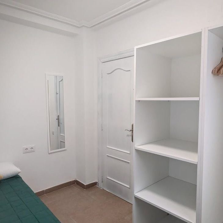 Carrer de Joaquín Costa, Burjassot, Valencian Community 46100 - Photo 1